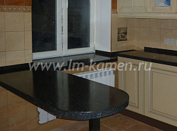 Чёрная барная стойка из Corian Cobalt